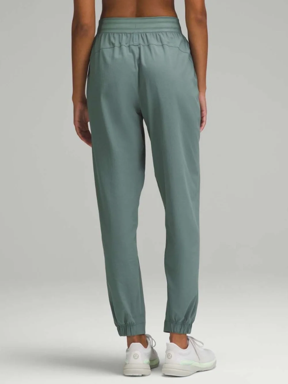 Lululemon License to Train High-Rise Pant in Medium Forest
